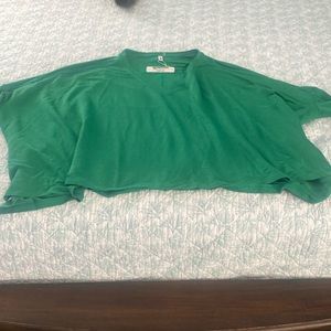 Woman’s Green flowy cropped top size L.. brand- Glam